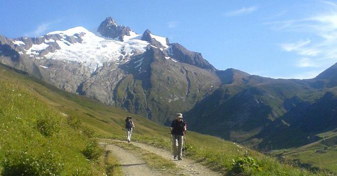 Trekking towards the Chapieu valley on the TMB